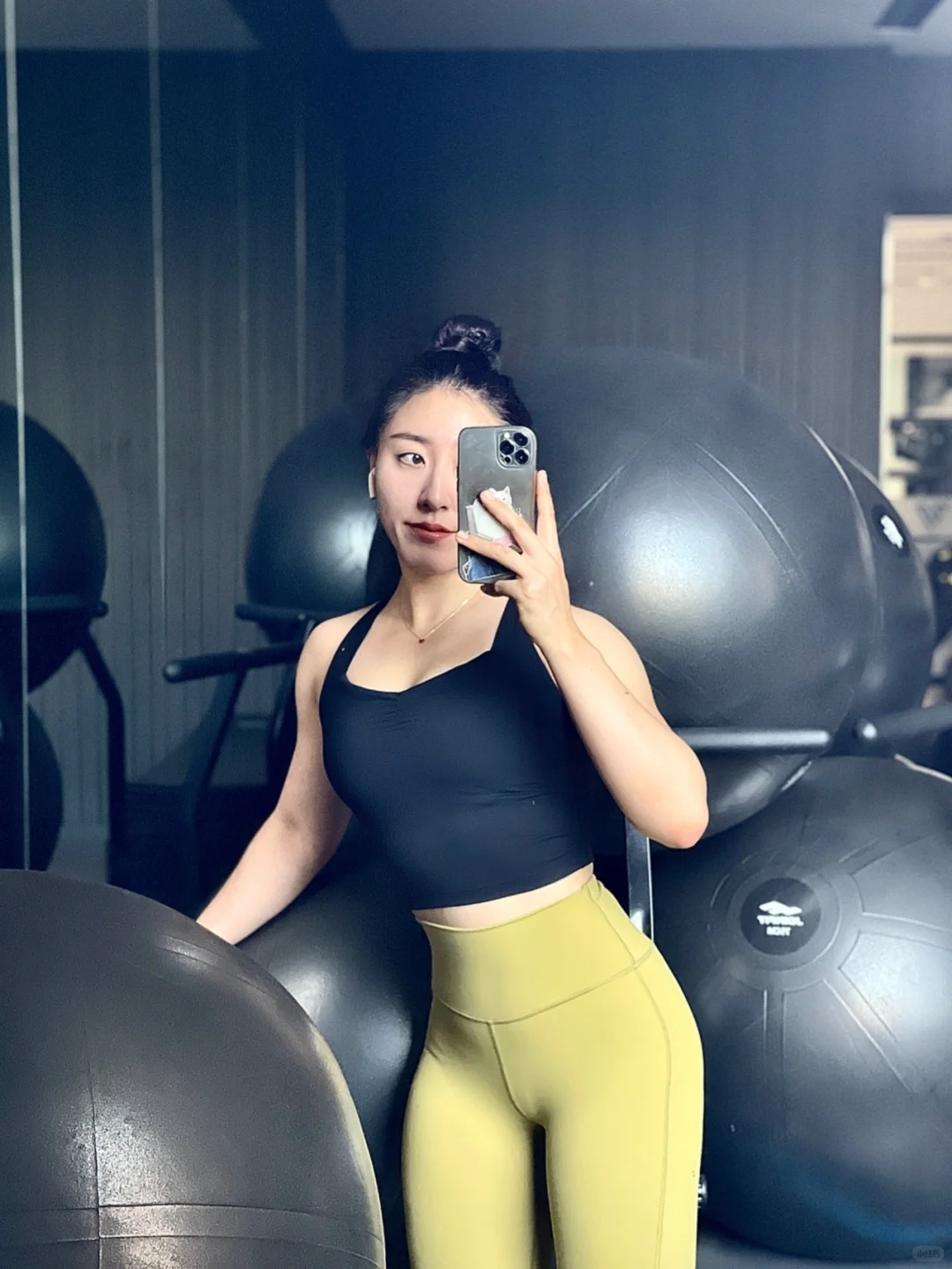 没想到它会成为我推荐的第三条瑜伽裤?