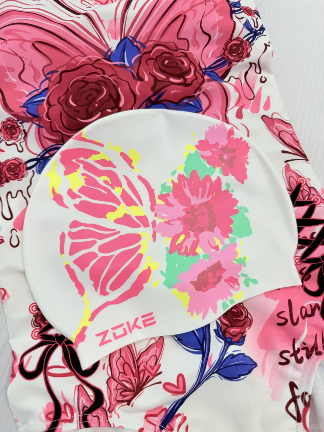 哥特蝴蝶，风很大！