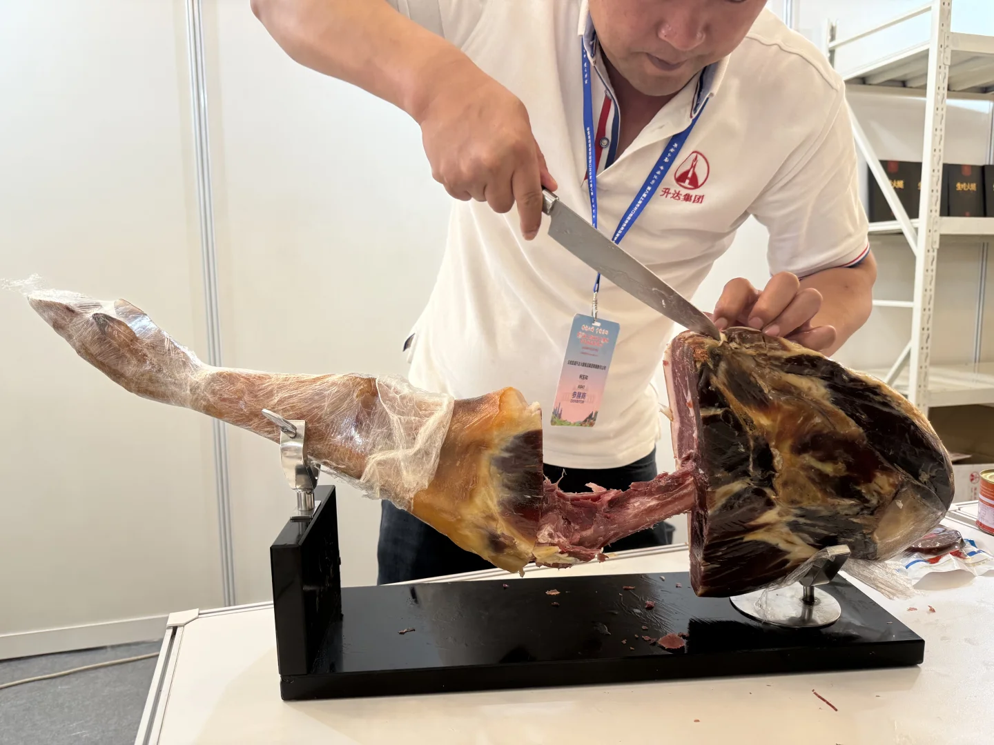 参观：上海对口地区特色产品展销会（一）