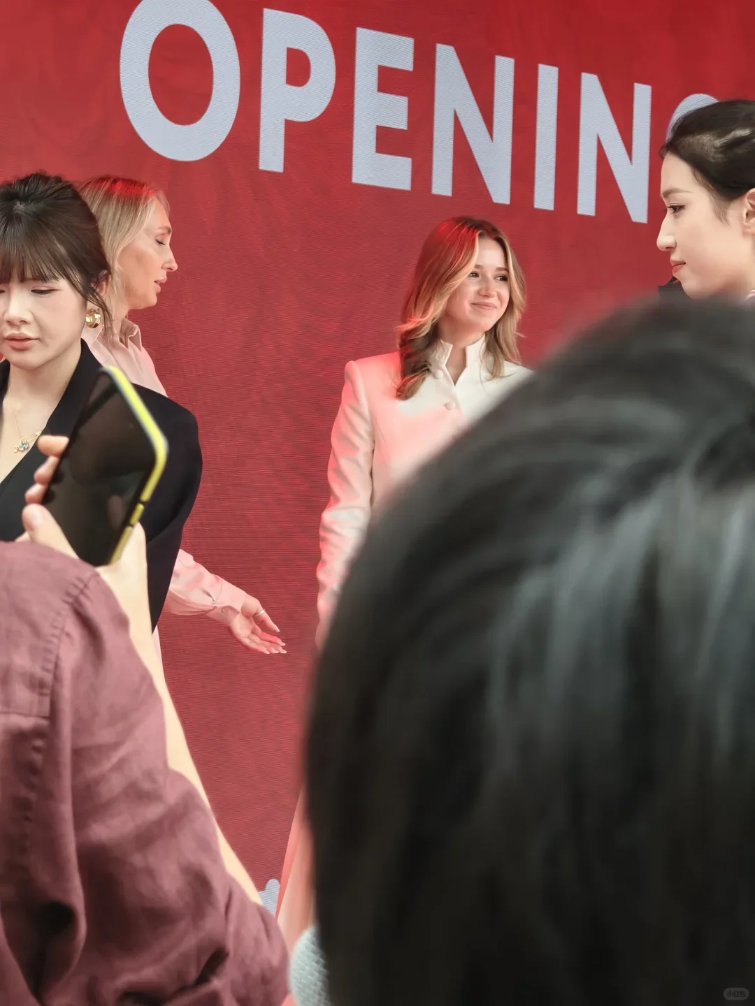 8月28日花滑K宝出席展销会开幕式1⃣️