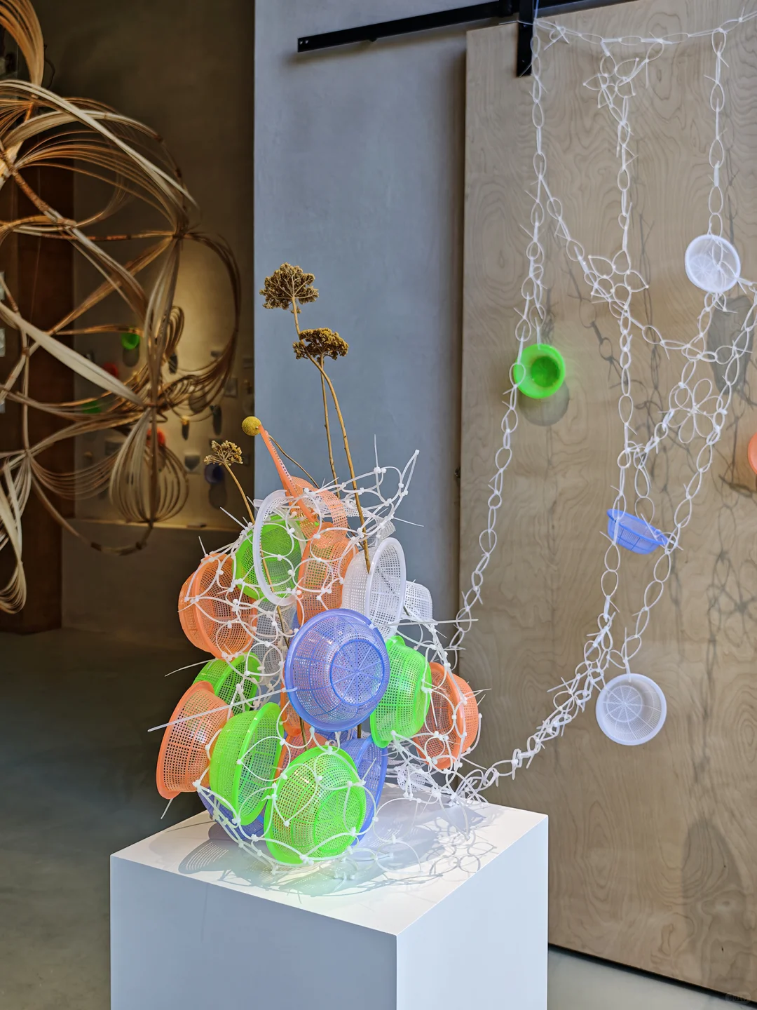 杭州小众展览|杭钢遗址里的诗歌香薰装置展