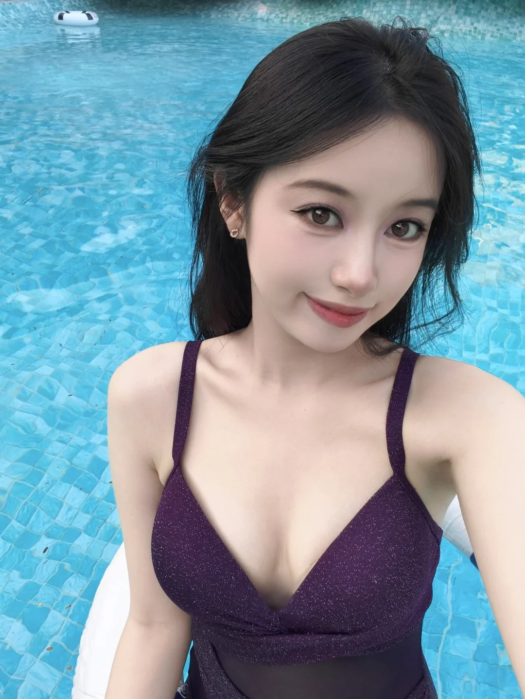 度假就是泡泳池??‍♀️ | 紫色超出片?
