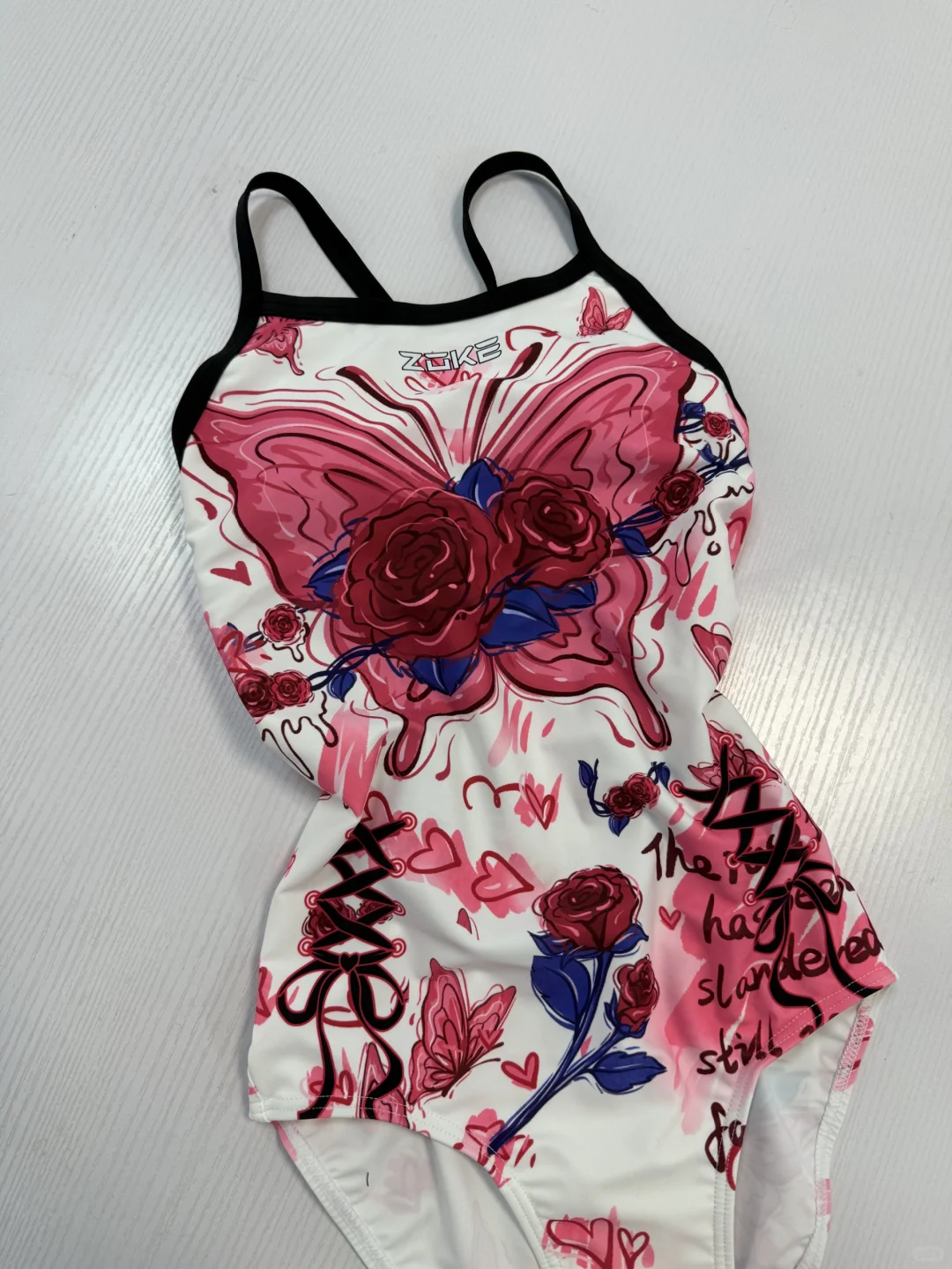 哥特蝴蝶，风很大！