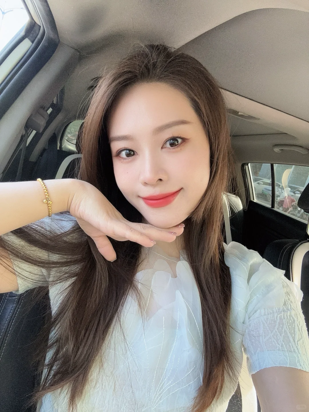 38岁未婚未育没对象 我很爱自己