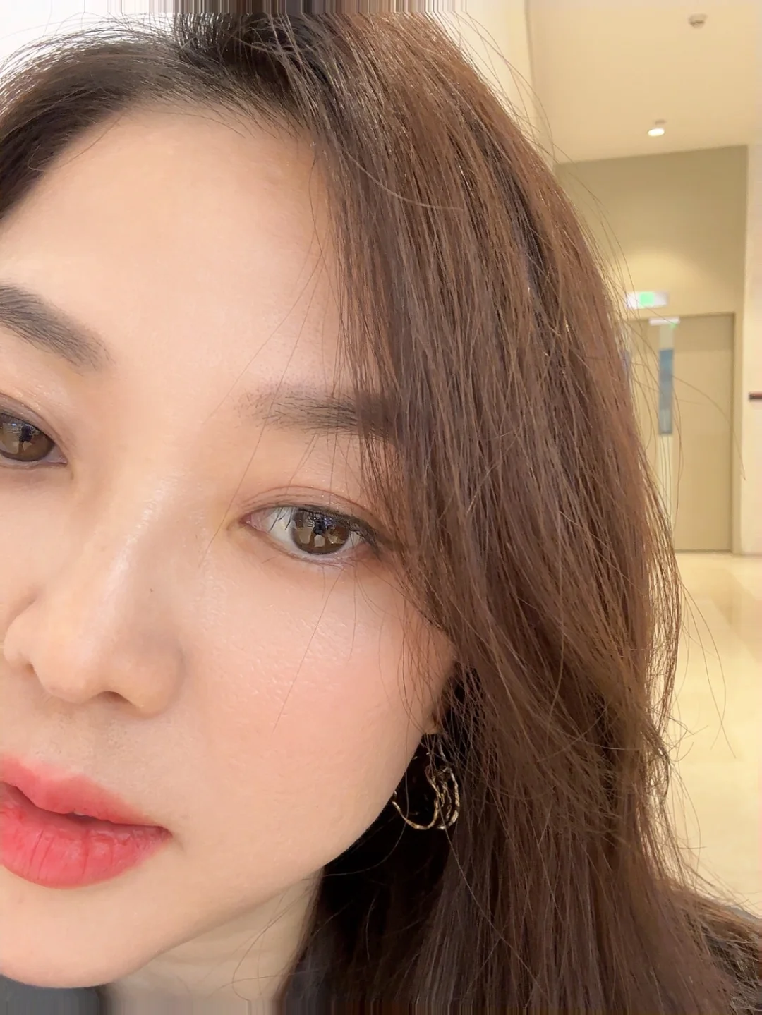 40岁阿姨出门遛街