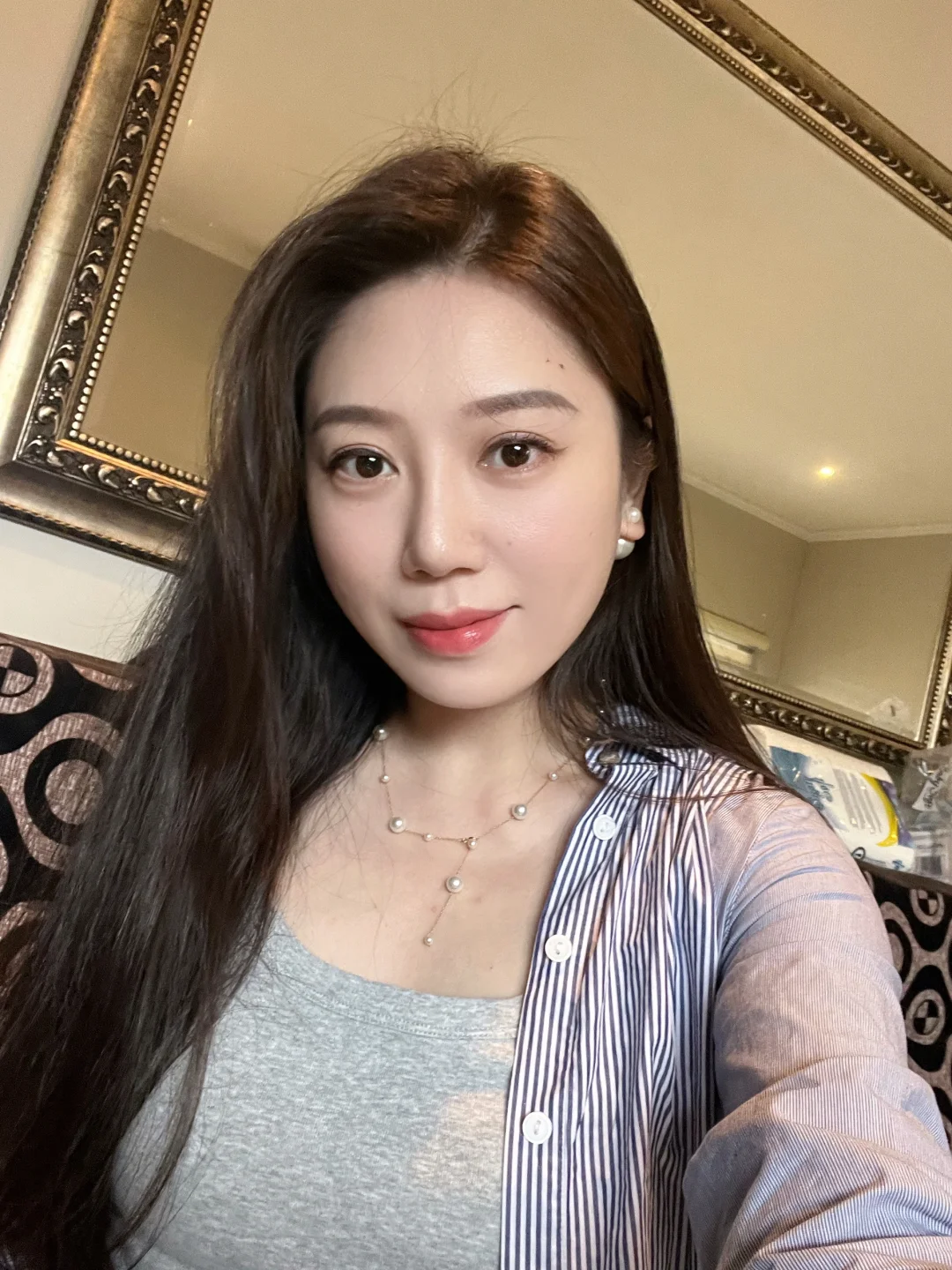 40岁两娃妈妈  依然坚持黑长直