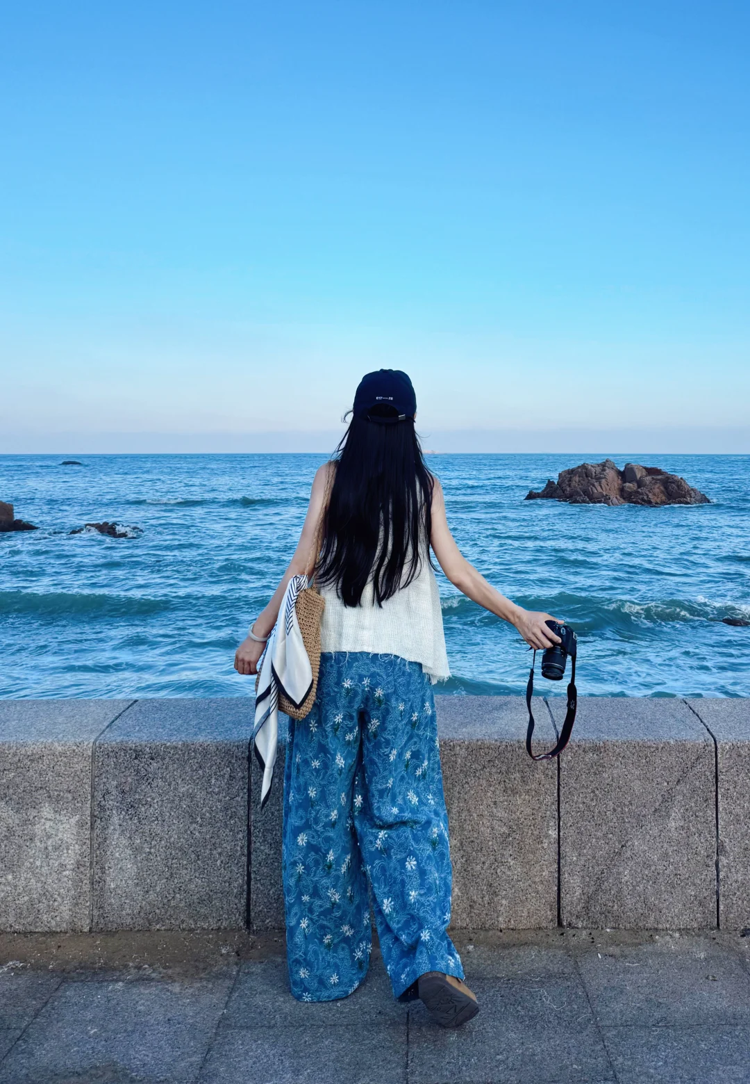 一个人来看海?