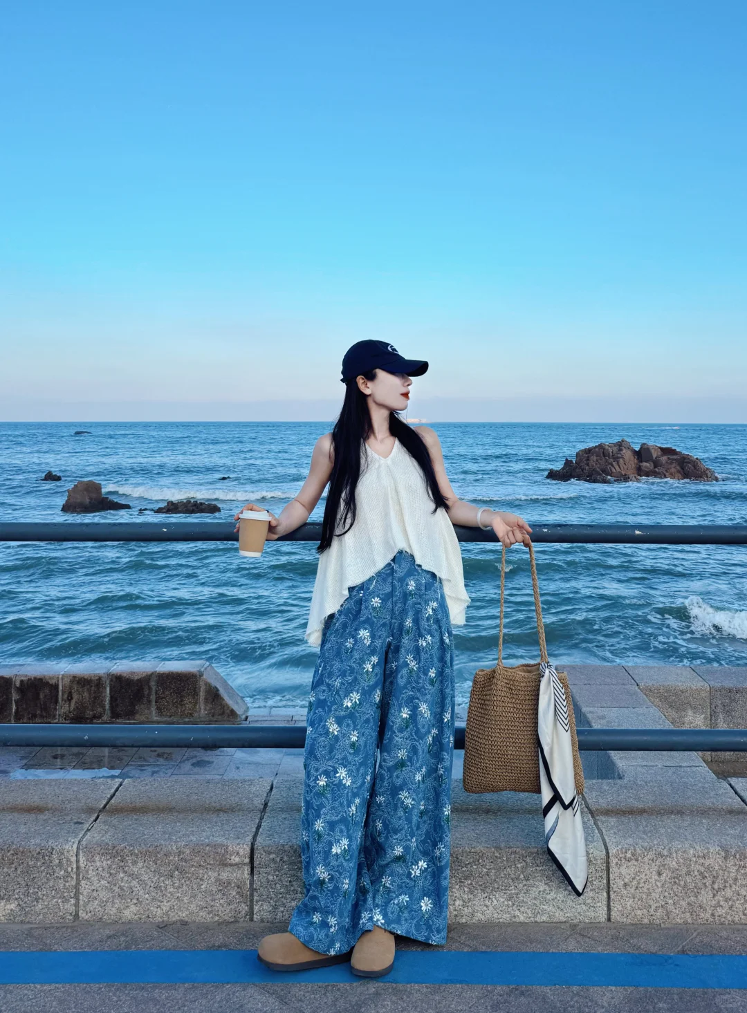 一个人来看海?