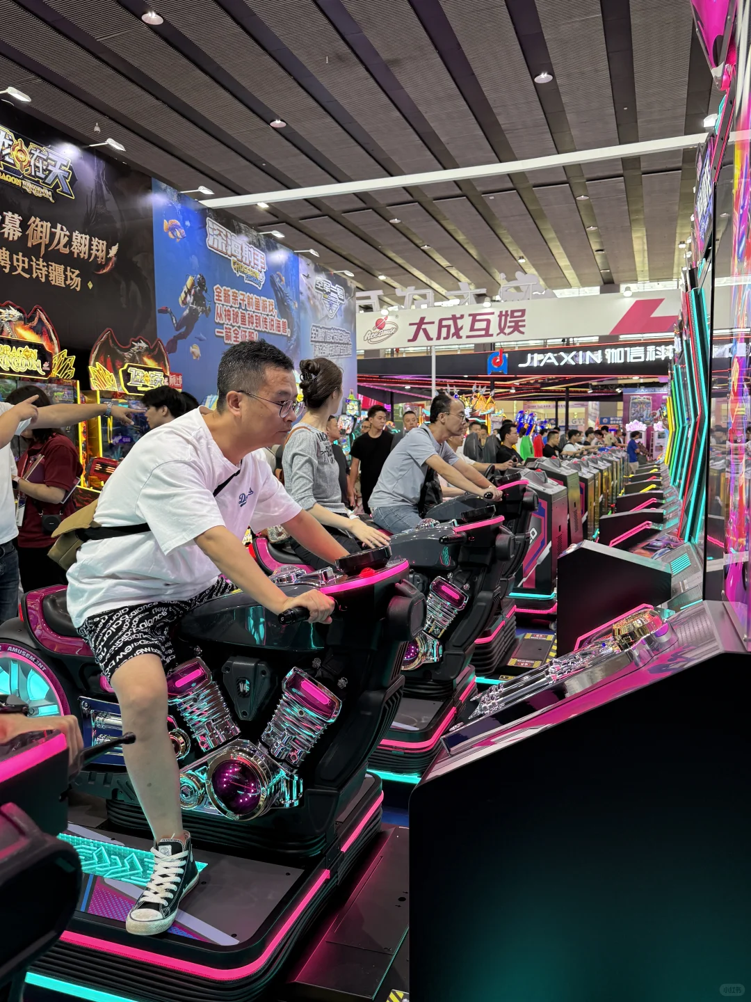 广州游戏展近千款游乐场新款电玩随便玩?