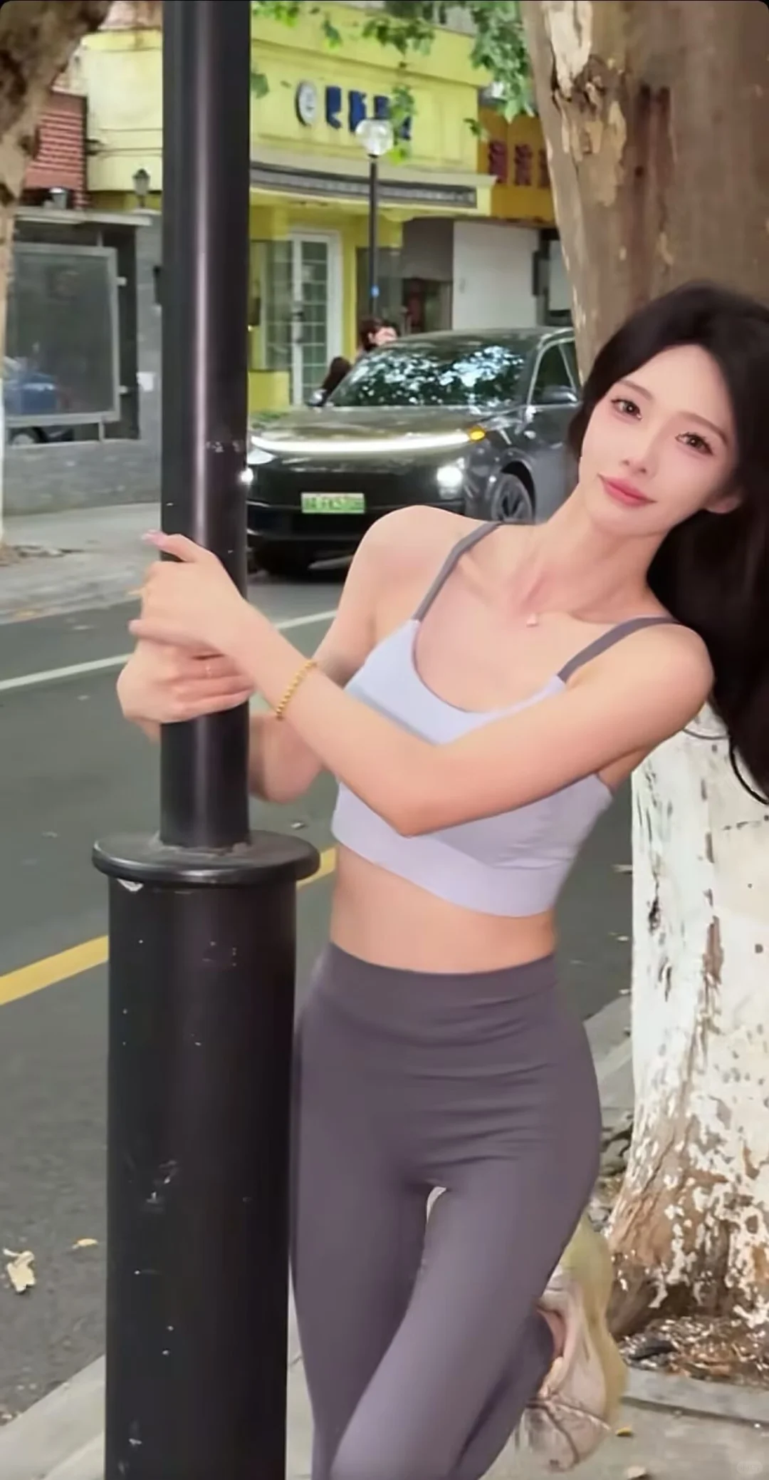 美女网红瑜伽服身材