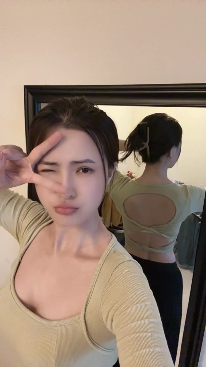 这件瑜伽服真的太太太美了～
