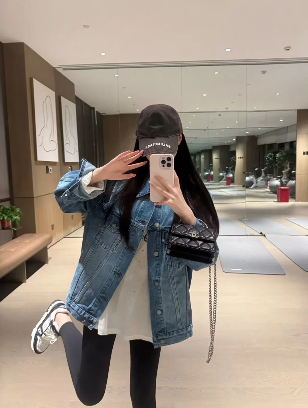 牛仔外套➕瑜伽裤秋天穿也太显瘦太绝了吧