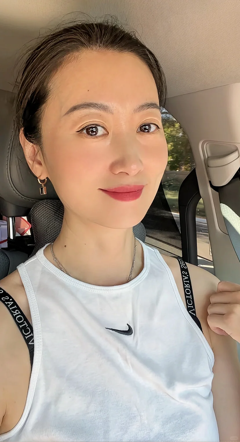 40+阿姨自拍还是要发的万一被人看上呢