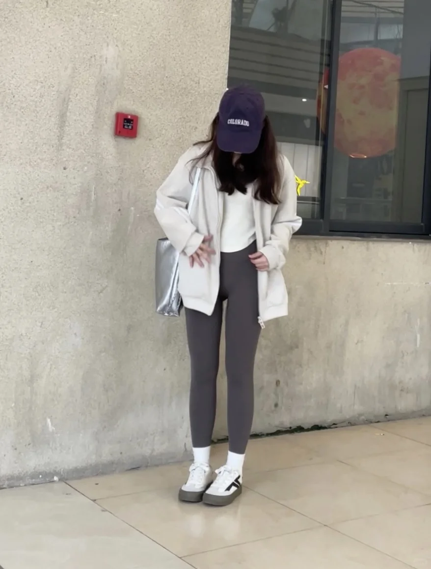 来交瑜伽裤作业咯?‍♀️高颜值日常显瘦舒服～