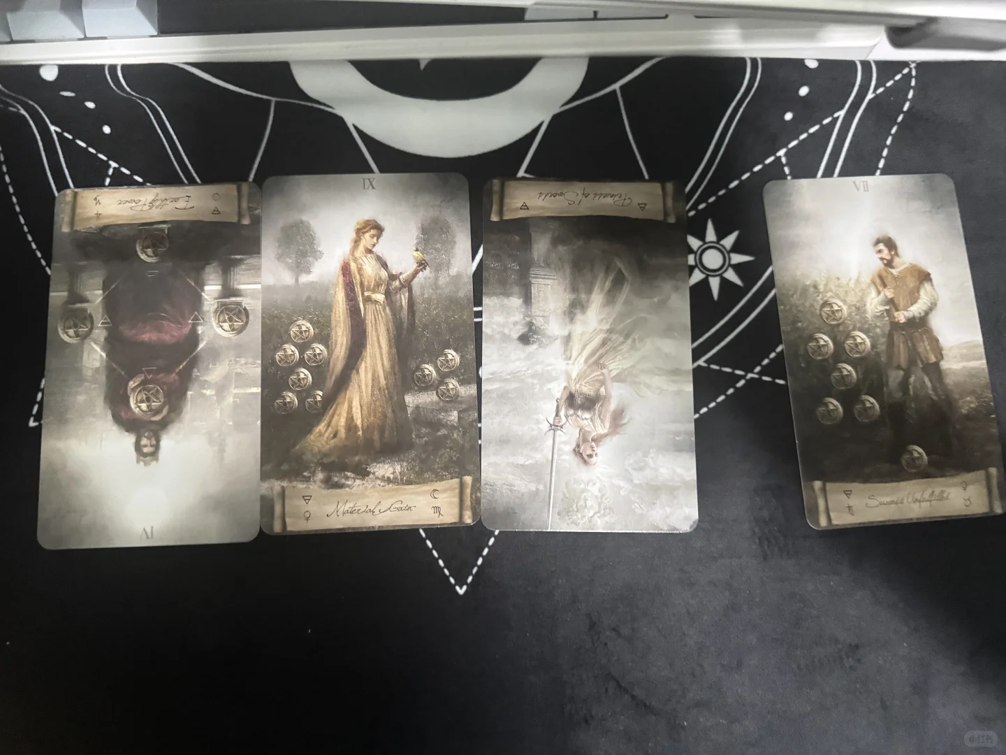 连续抽了好多次牌