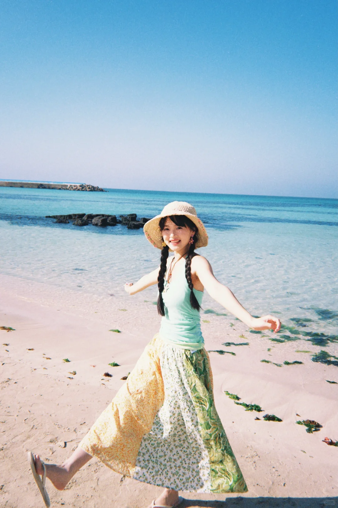 存一些海边拍照姿势?｜图文版?