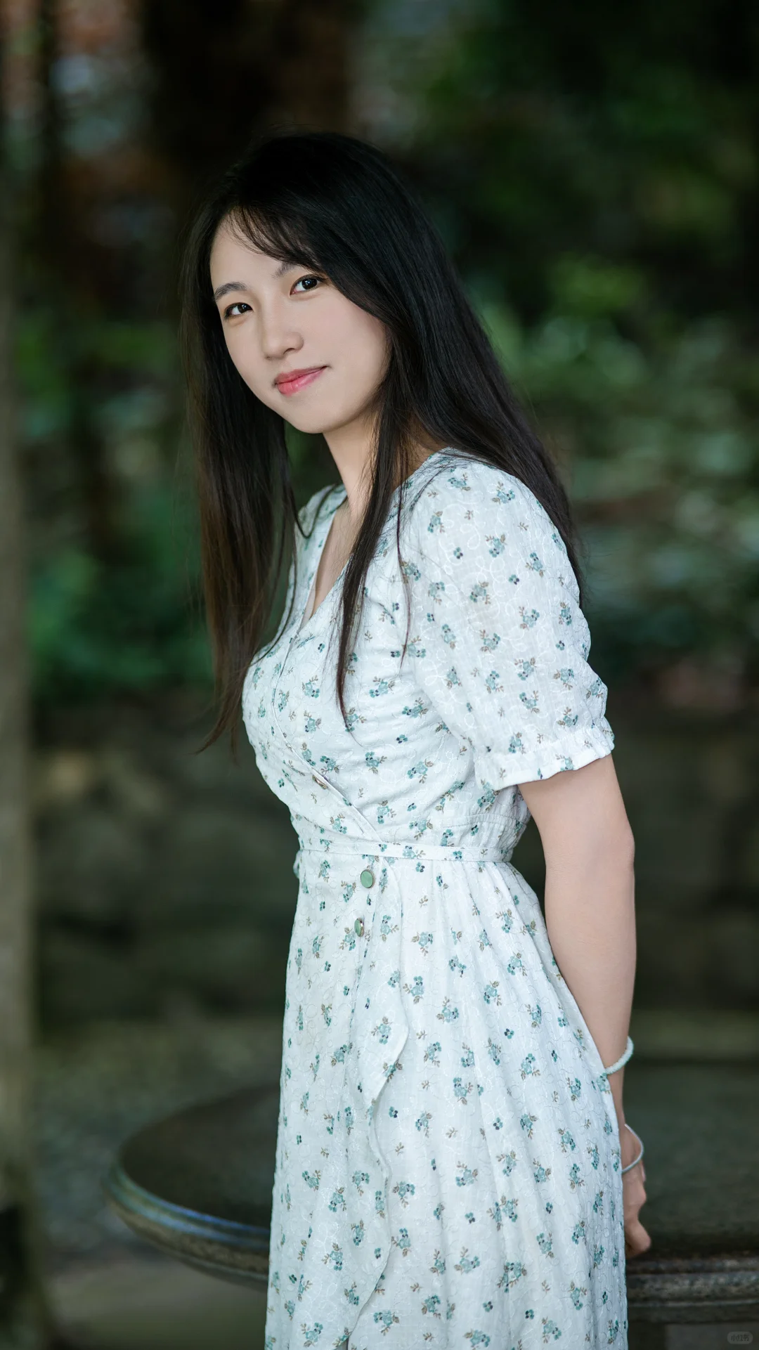 模特偷穿妈妈衣服