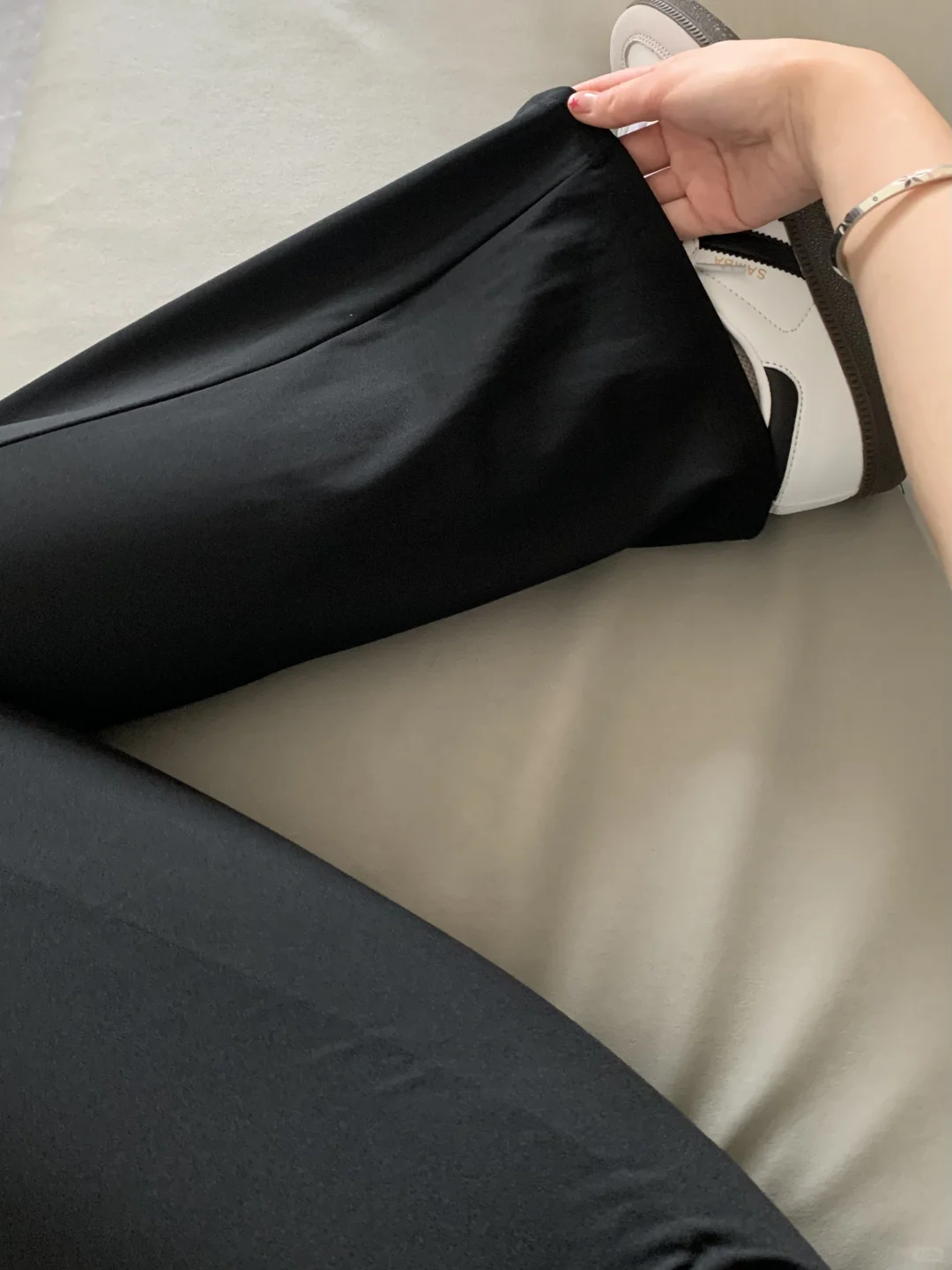 救命啊?！这条微喇鲨鱼裤真的太显身材了！