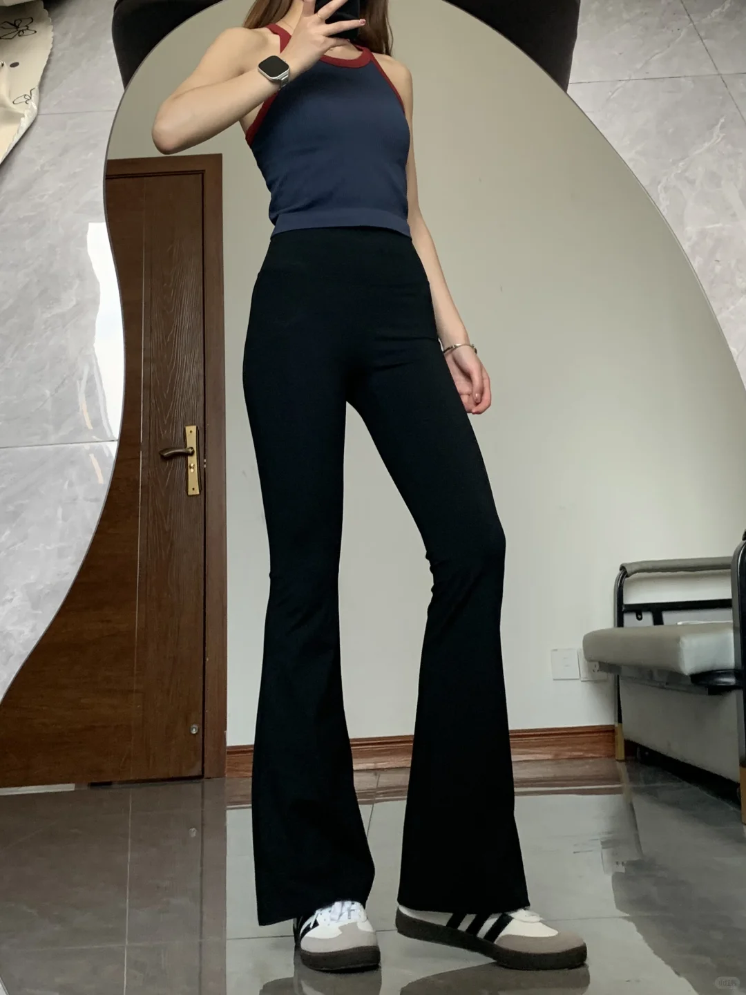 救命啊?！这条微喇鲨鱼裤真的太显身材了！