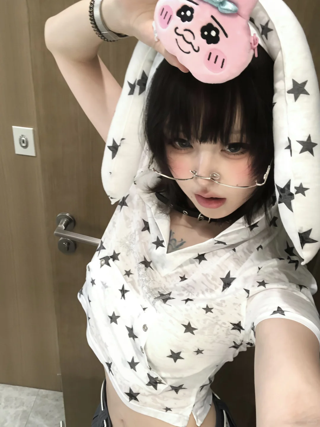 我有一件好乖的兔耳亚亚小短袖！?