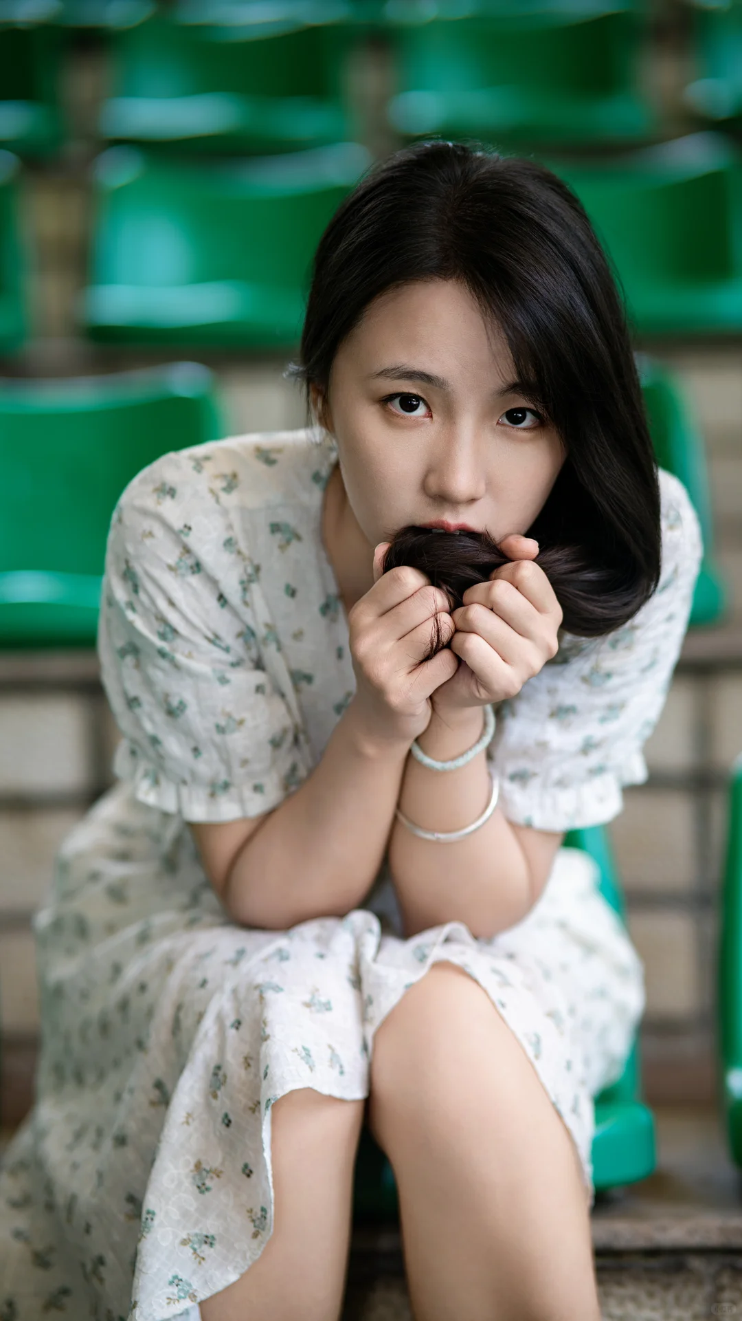 模特偷穿妈妈衣服