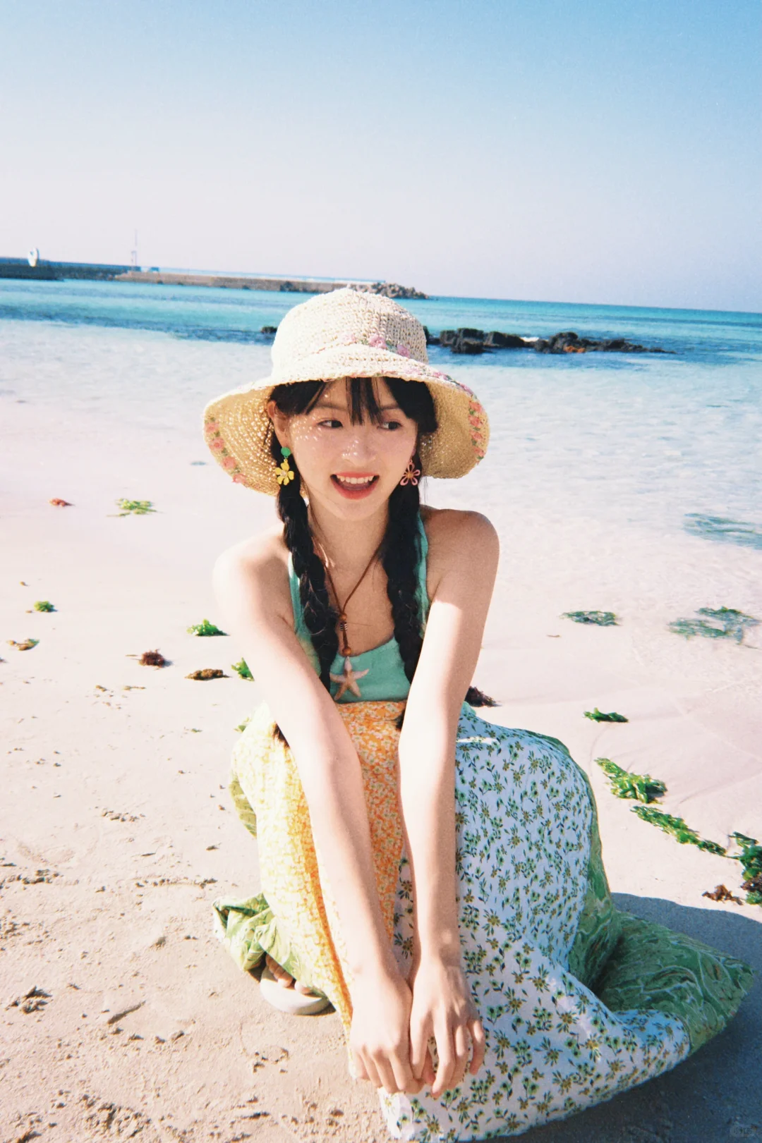 存一些海边拍照姿势?｜图文版?