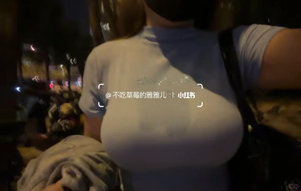 睡不着，出去宵夜