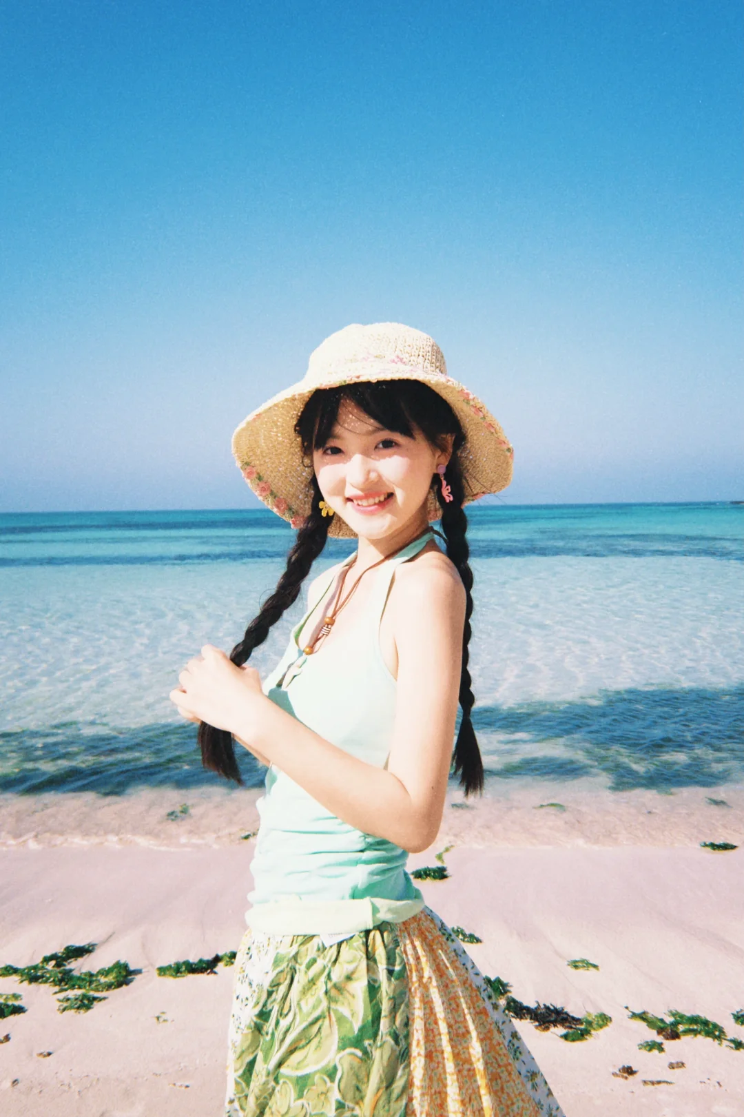 存一些海边拍照姿势?｜图文版?