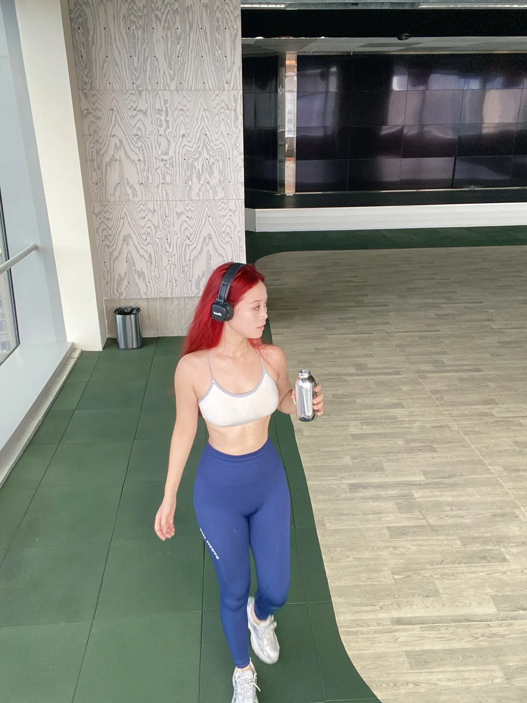 穿瑜伽裤去健身啦?