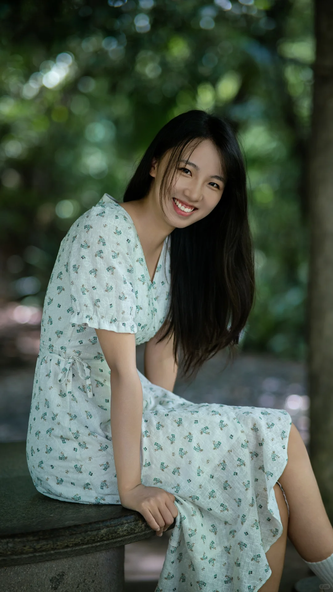 模特偷穿妈妈衣服