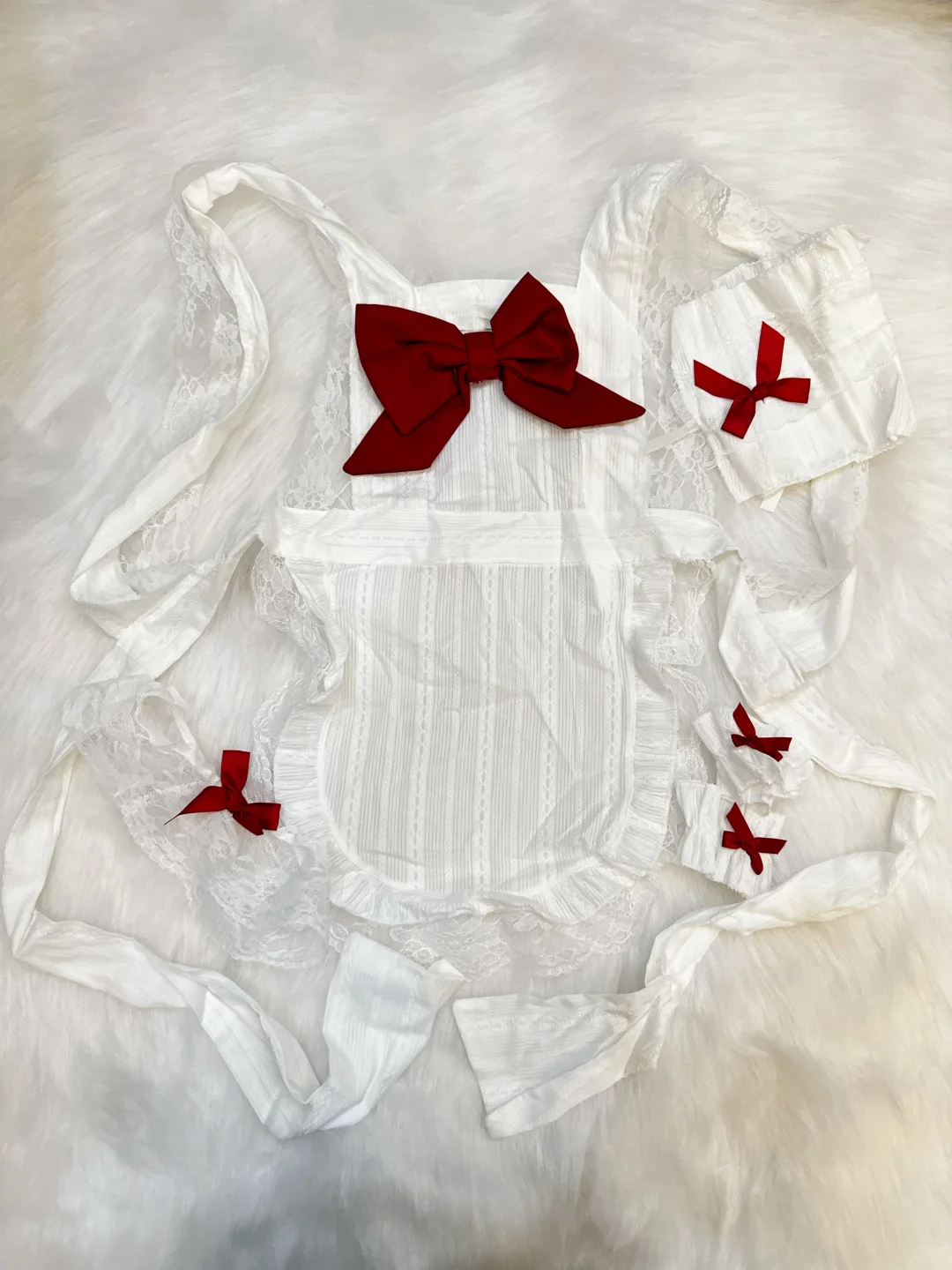 向左滑一下！！这件小红裙真的好辣！！