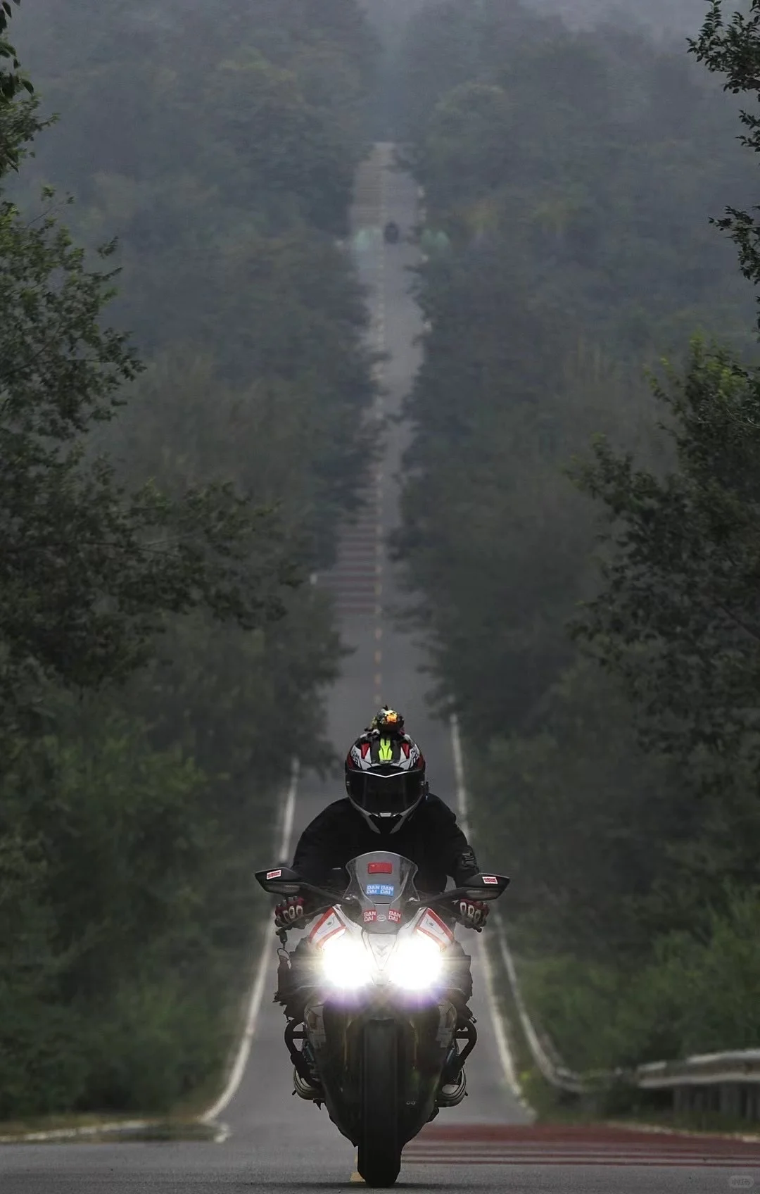 能不能让我谈个美女一起做情侣号