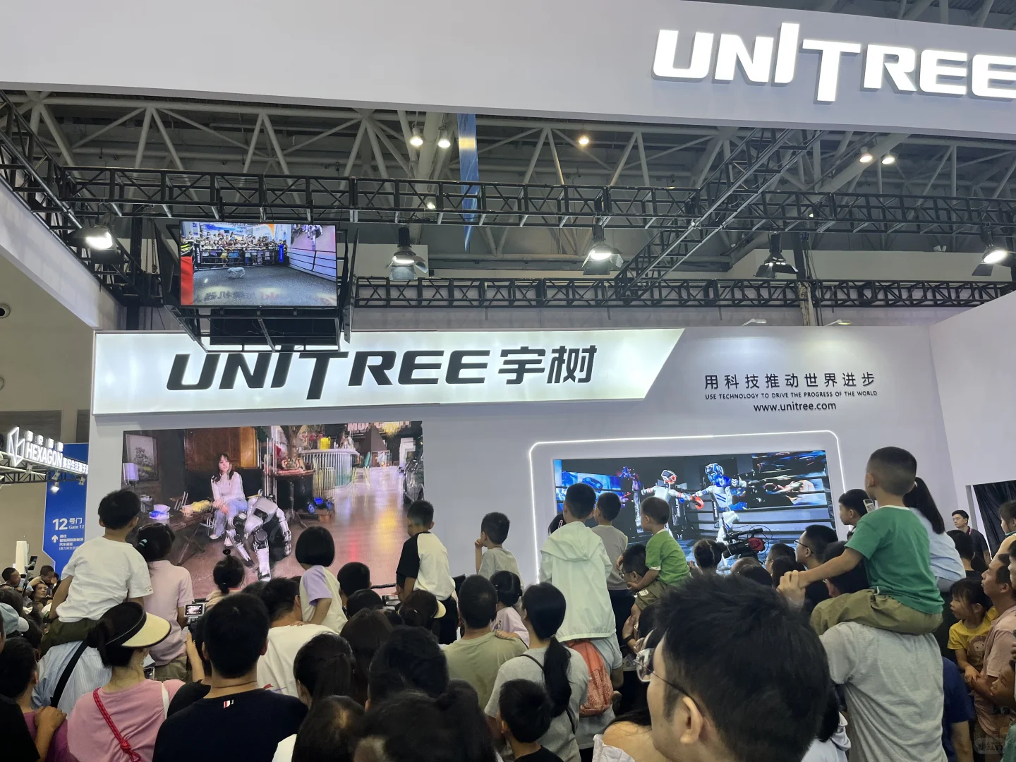 重庆智博会超全攻略｜赛力斯展厅直接封神