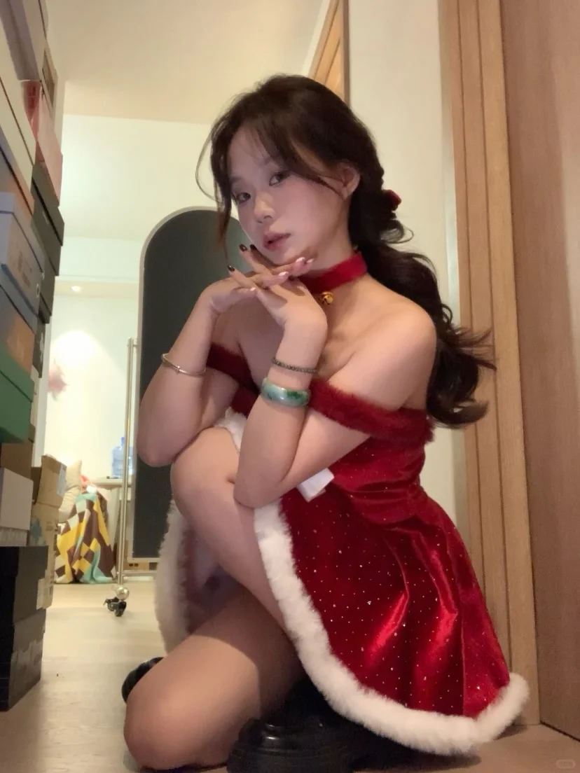 *.♱︎??.°. ꙳..◍不露腿的居家圣诞照自拍版