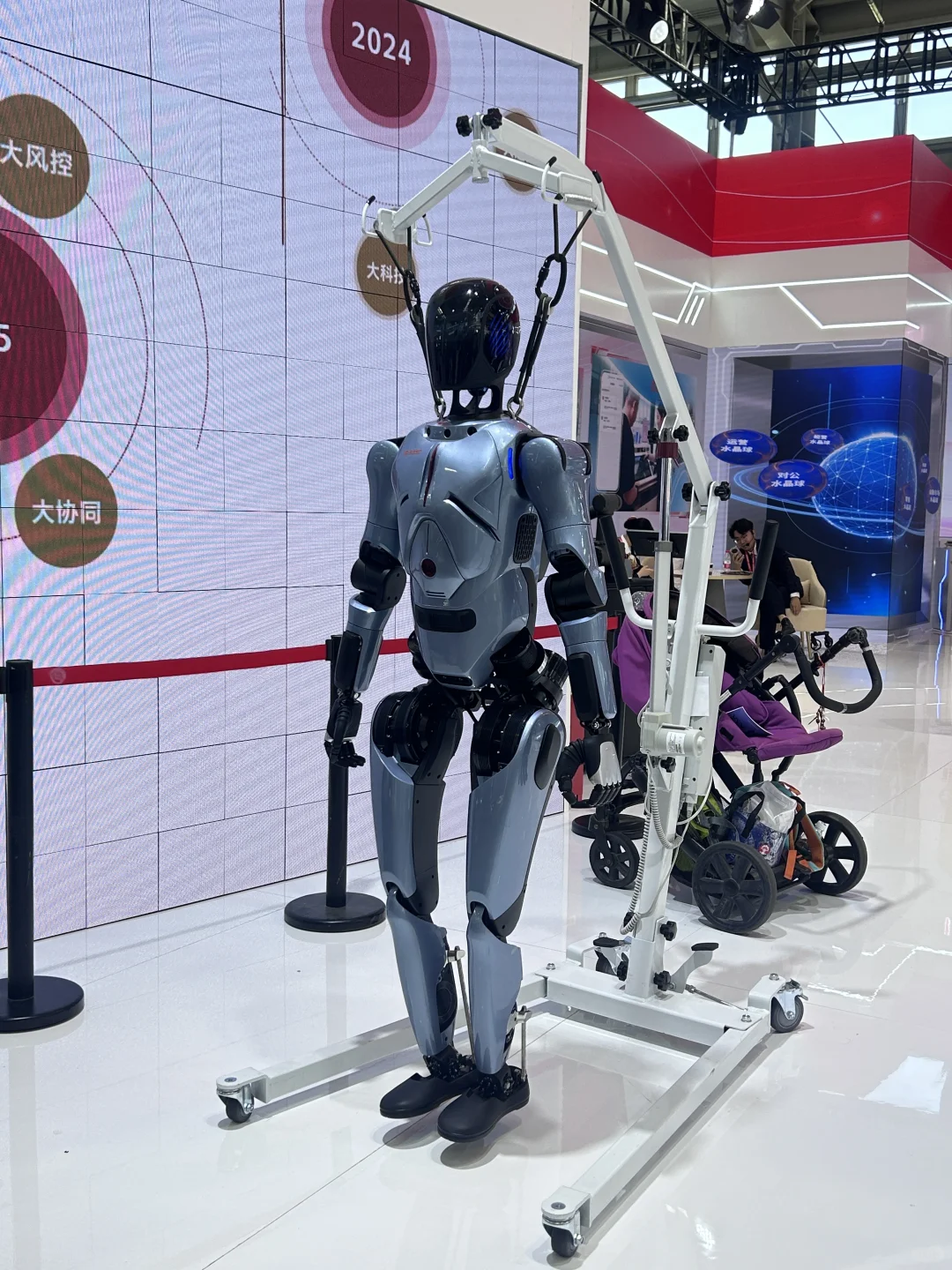 25中国国际服贸会金融馆科技感这一块