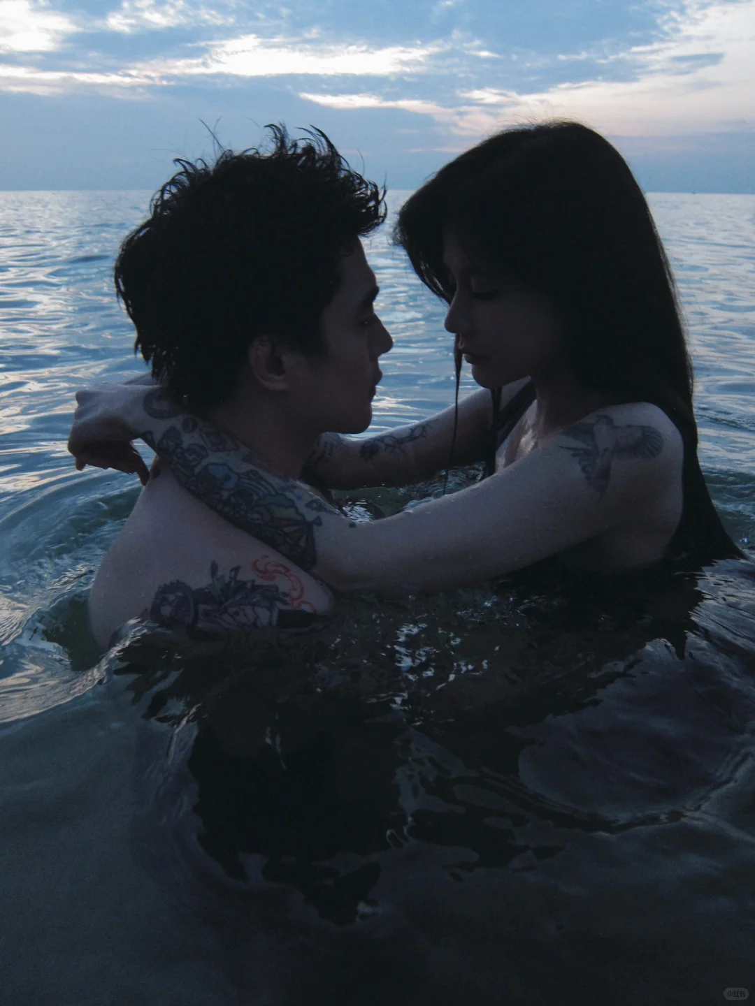 我们深入海里 打捞夏天