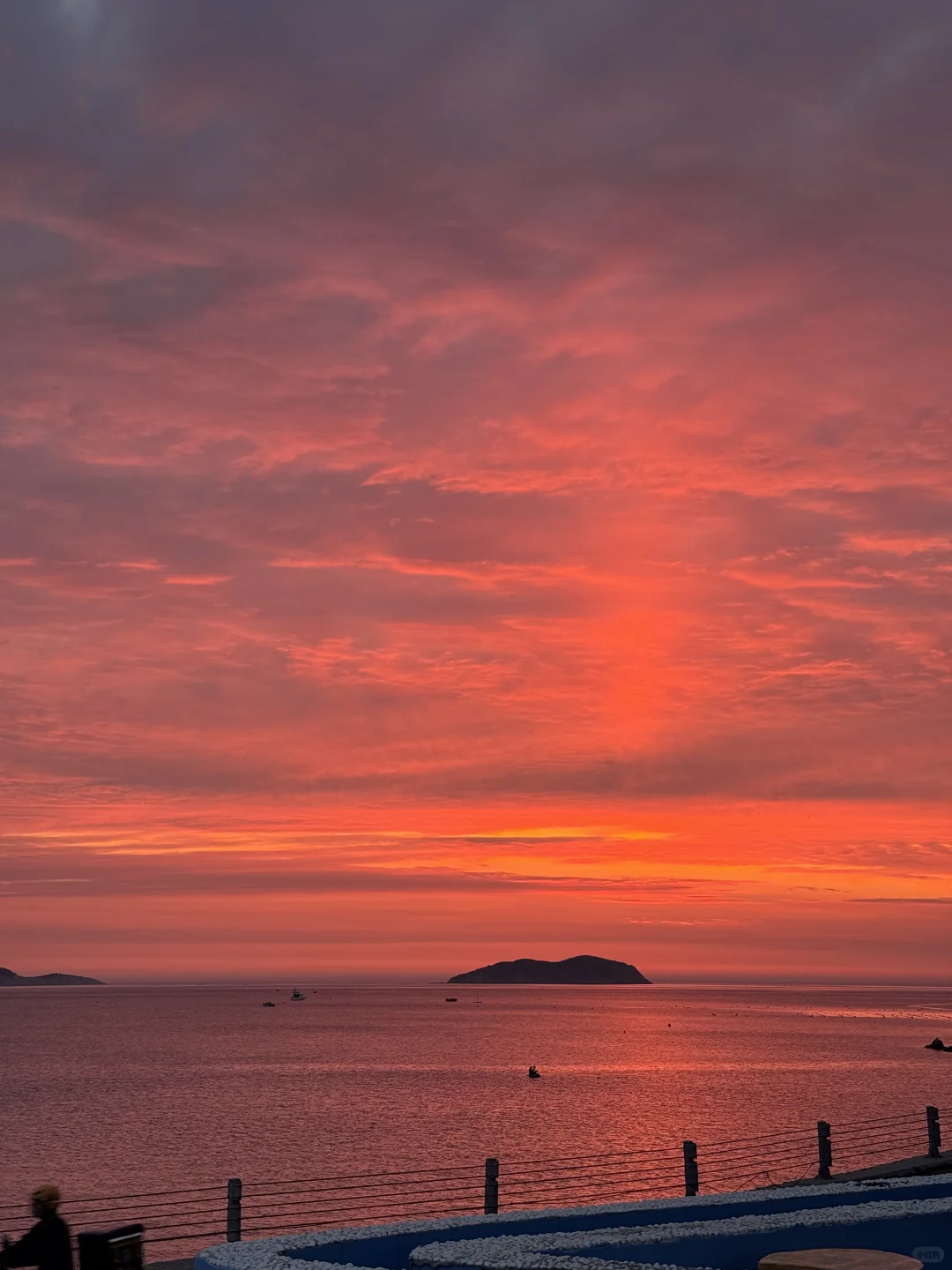 在海边?CK➕牛仔裤穿搭｜舒服松弛又出片?