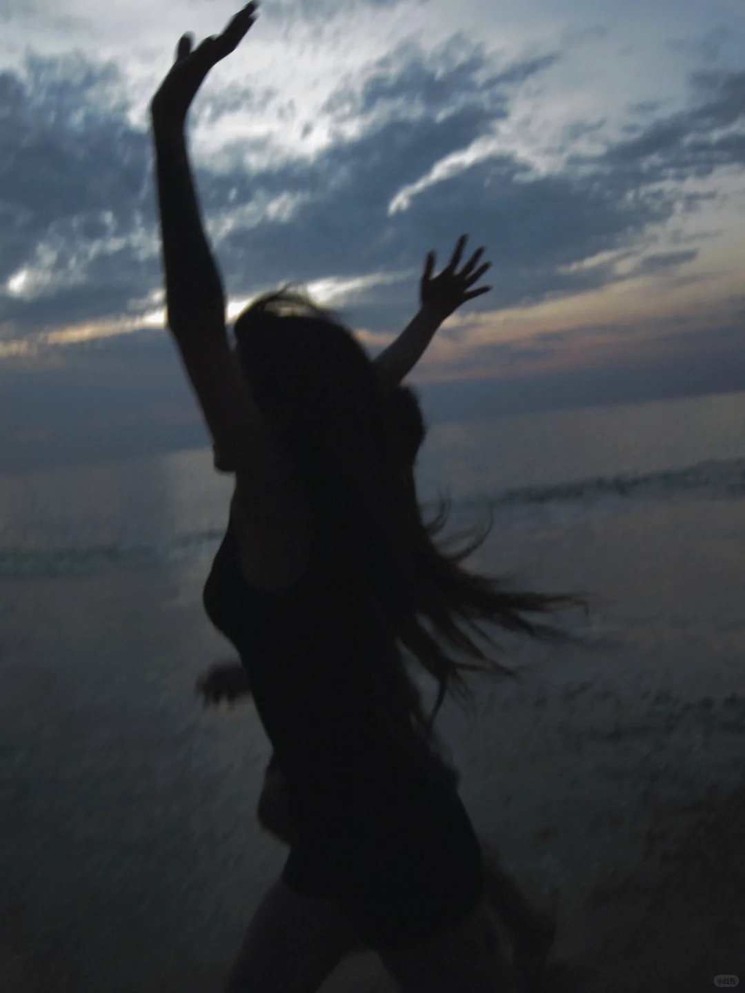 我们深入海里 打捞夏天