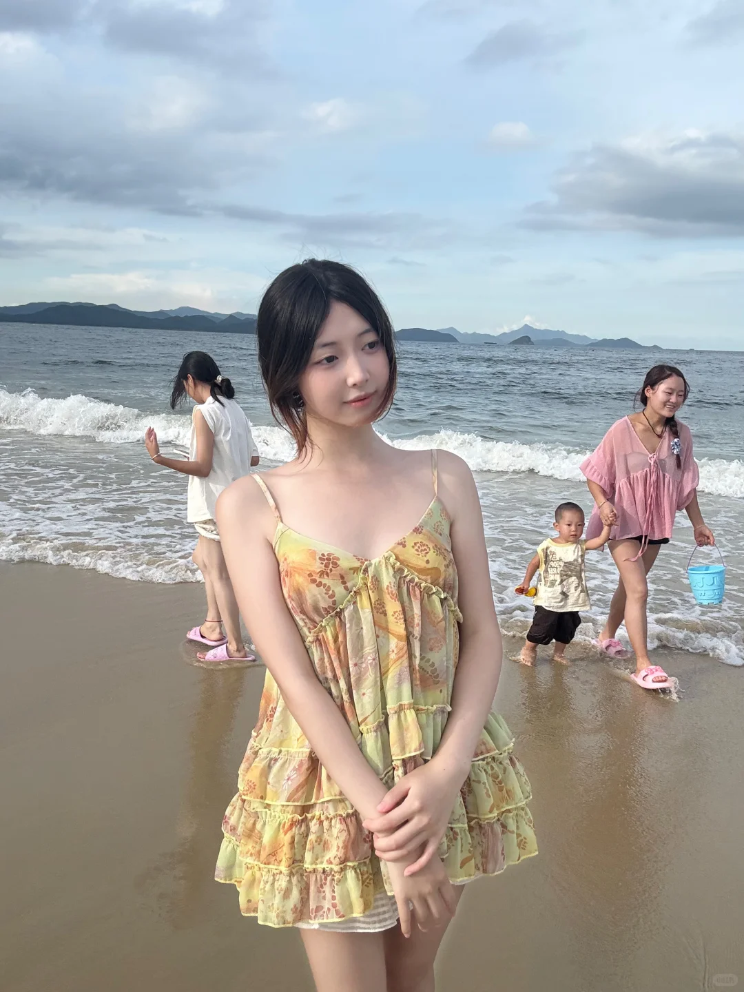 可以帮我把后面的路人消除一下吗