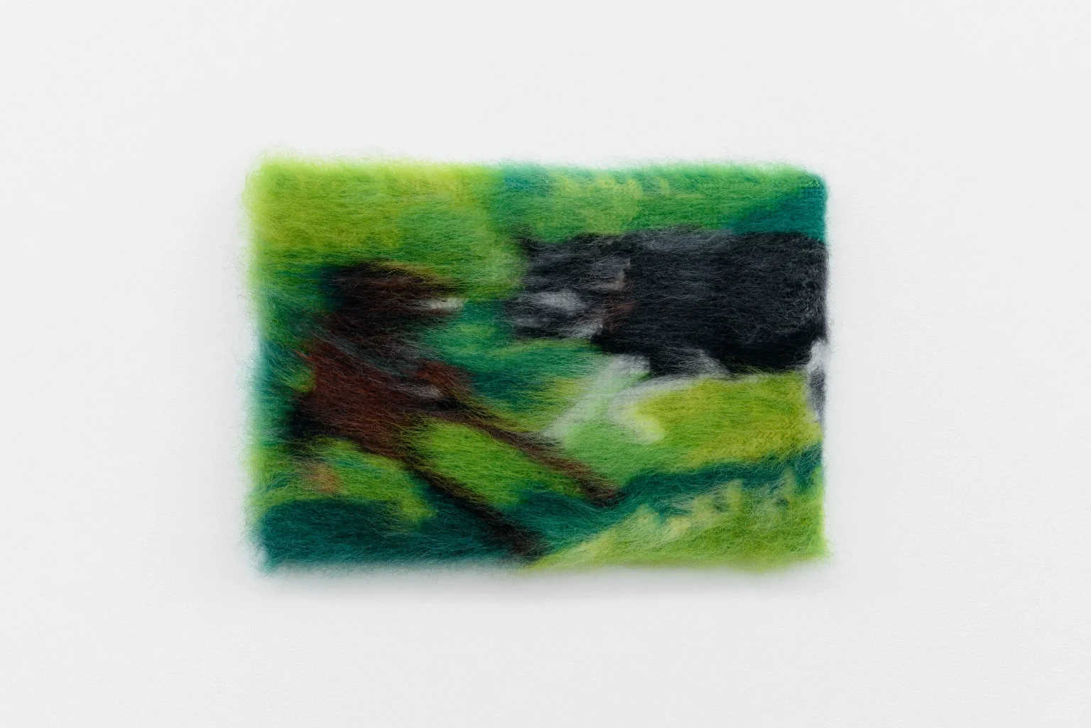 巴黎画廊的奇幻刺绣展：沉浸自然与寓言世界