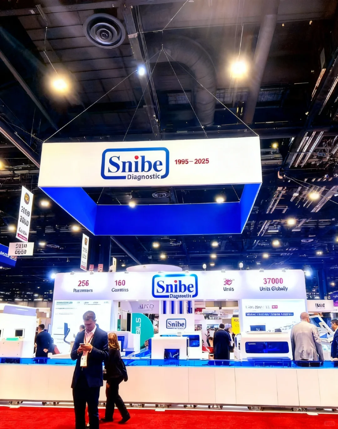 我们让您的品牌，在展会一眼被记住！