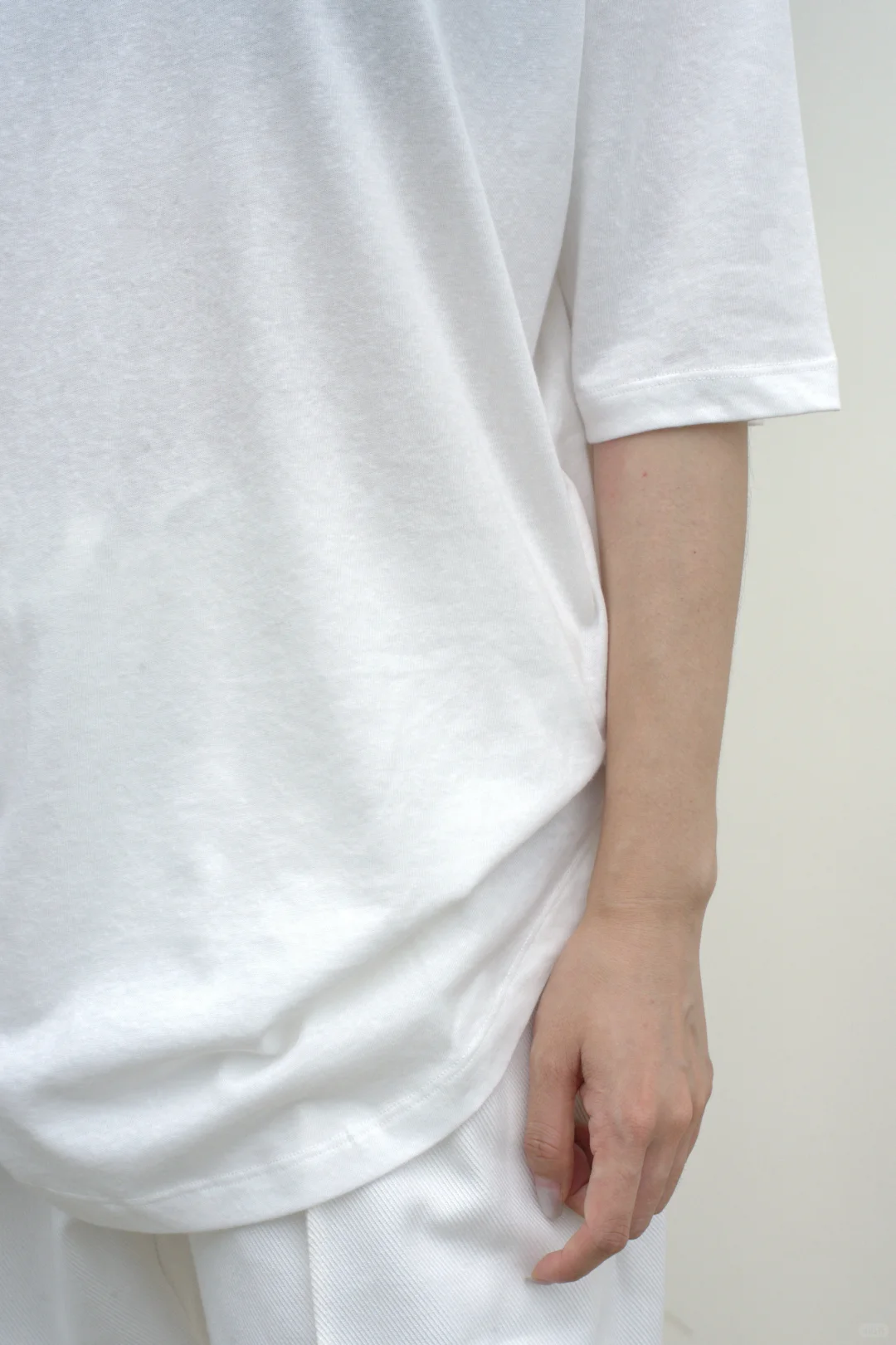 穿了这件白T，才知道“穿衣自由”是这种感觉