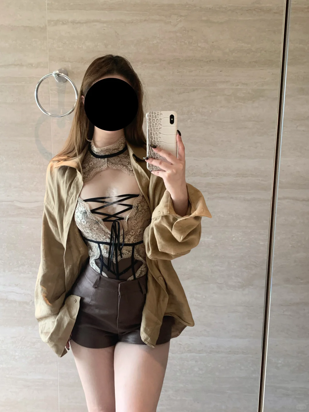 「轻熟女」一件很贴名字的蕾丝打底