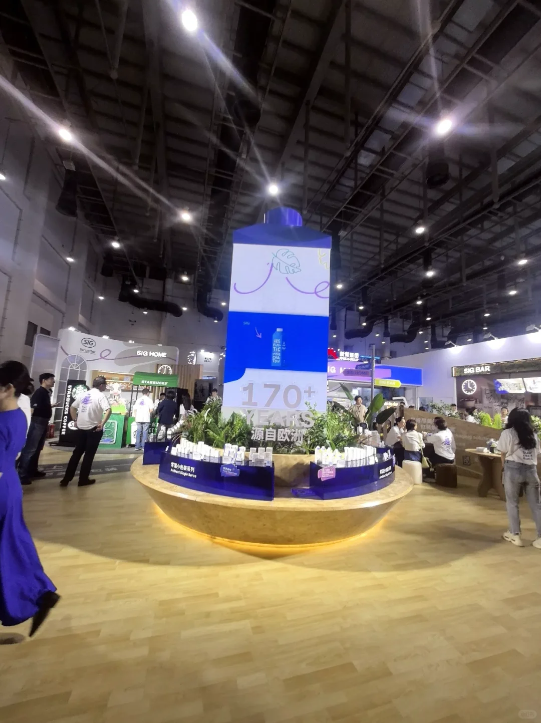 奶业展展台设计分享