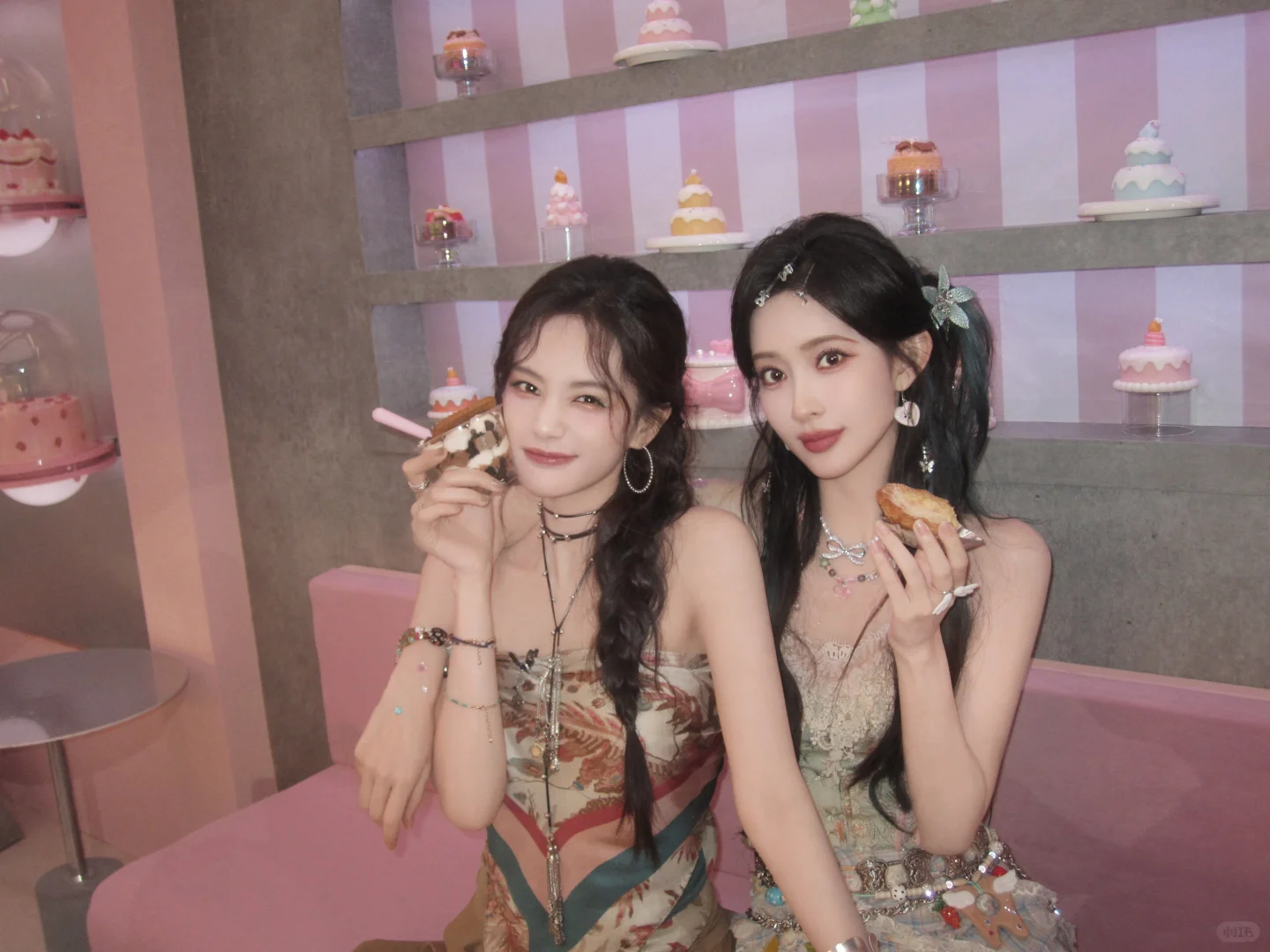 孟子义hi6旗袍造型✨明艳生姿，妩媚动人~