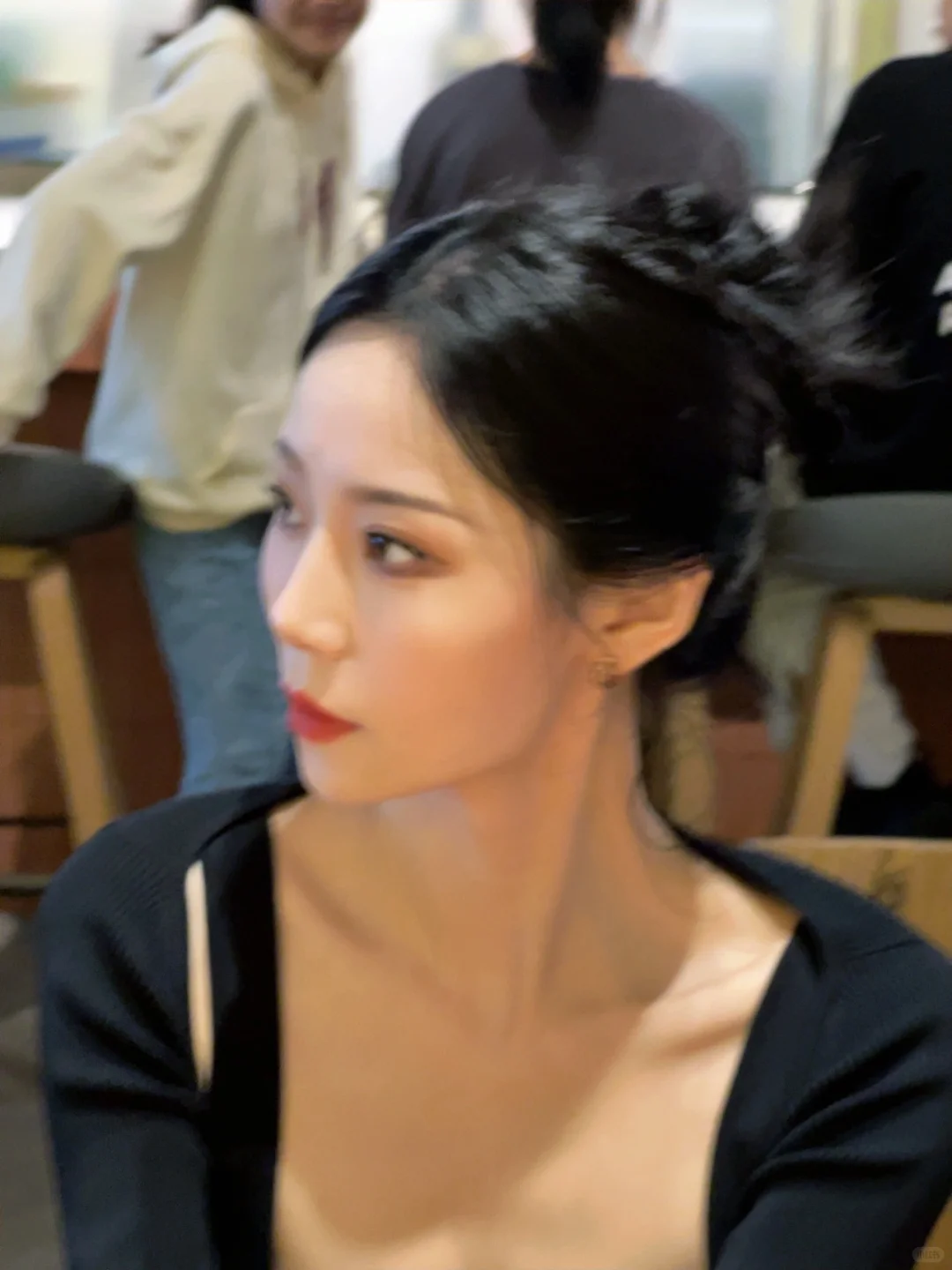 黑发红唇又御又欲～