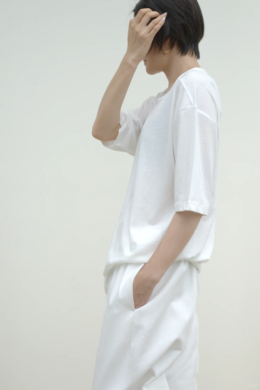 穿了这件白T，才知道“穿衣自由”是这种感觉