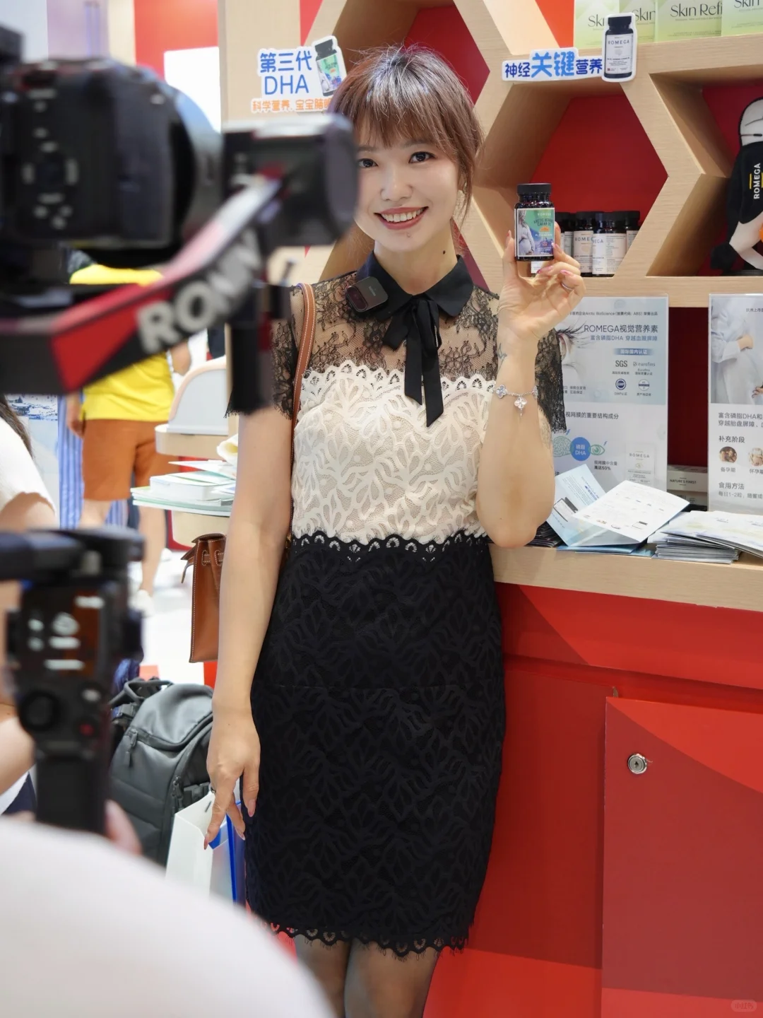 逆龄少女打卡北京服贸会｜ROMEGA给我底气