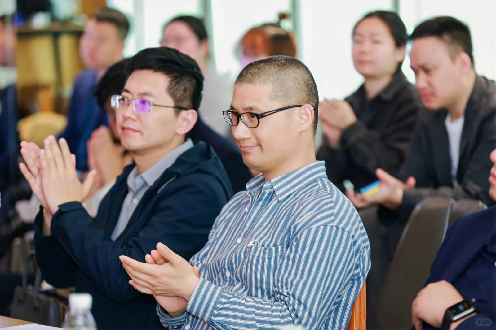 主持沙龙研讨会