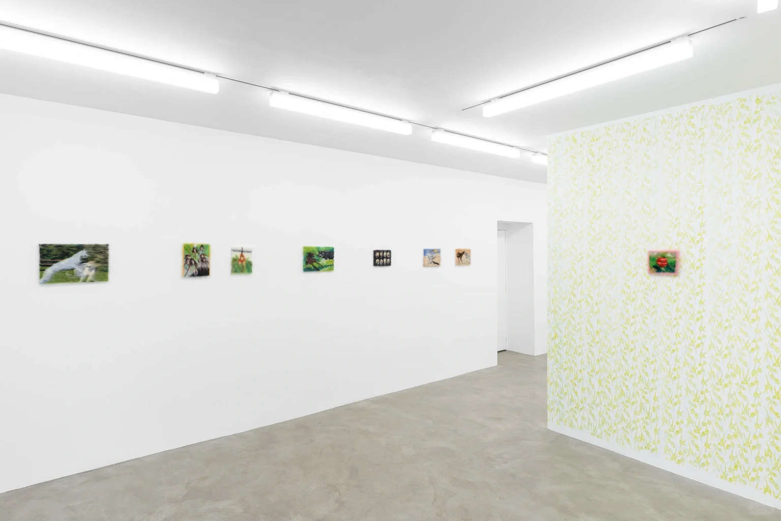 巴黎画廊的奇幻刺绣展：沉浸自然与寓言世界